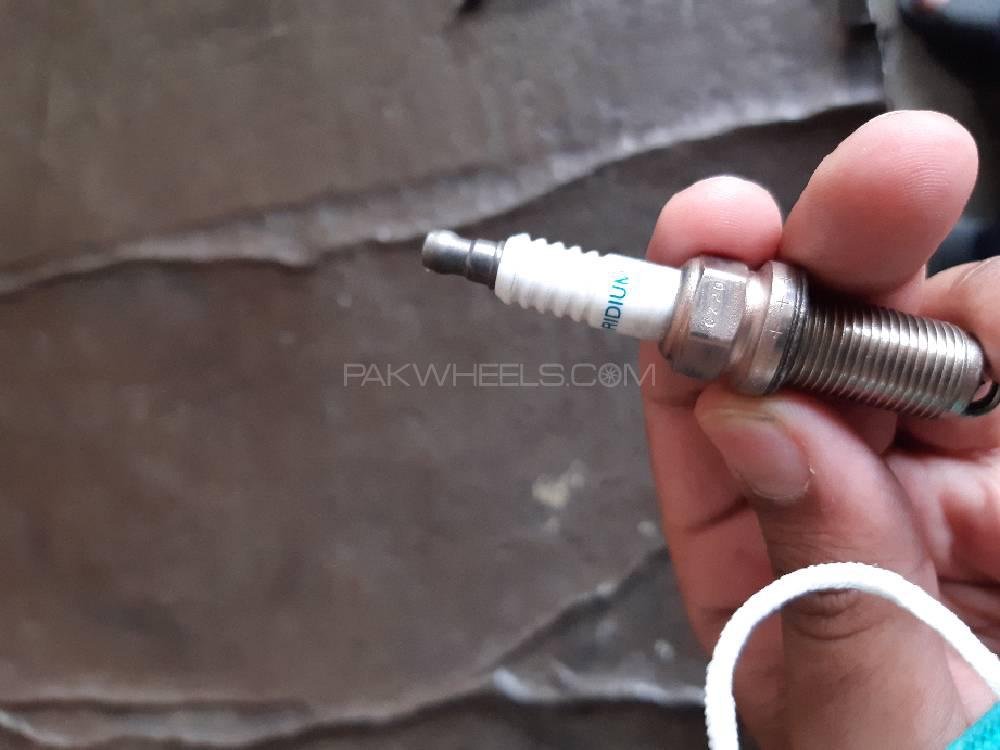 4 x DENSO SK20HR11 Iridium spark plugs in good condition Image-1