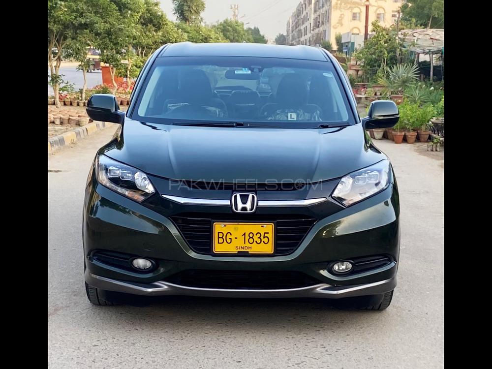 Honda Vezel 2015 for Sale in Karachi Image-1