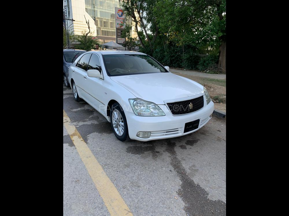 Toyota Crown 2004 for Sale in Islamabad Toyota Crown 2004 for Sale in Islamabad Image-2