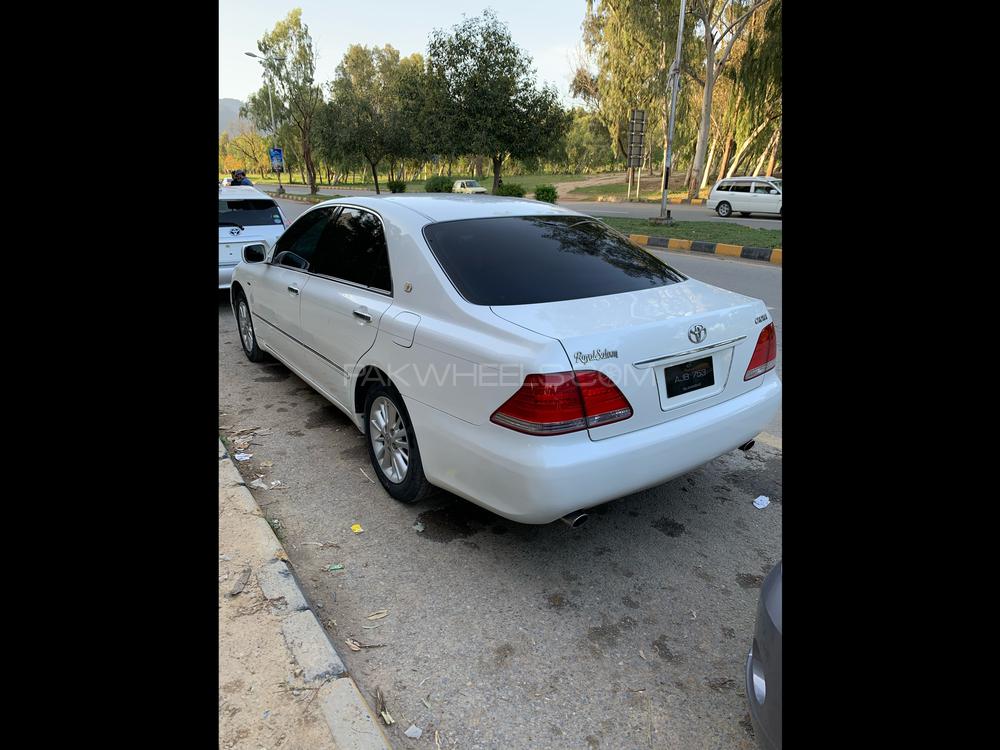 Toyota Crown 2004 for Sale in Islamabad Toyota Crown 2004 for Sale in Islamabad Image-5