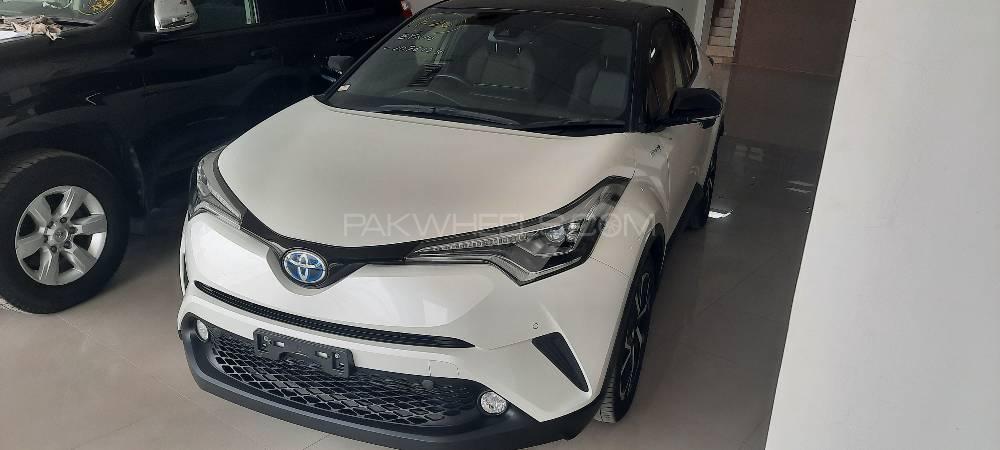 Toyota C-HR 2017 for Sale in Lahore Toyota C-HR 2017 for Sale in Lahore Image-3