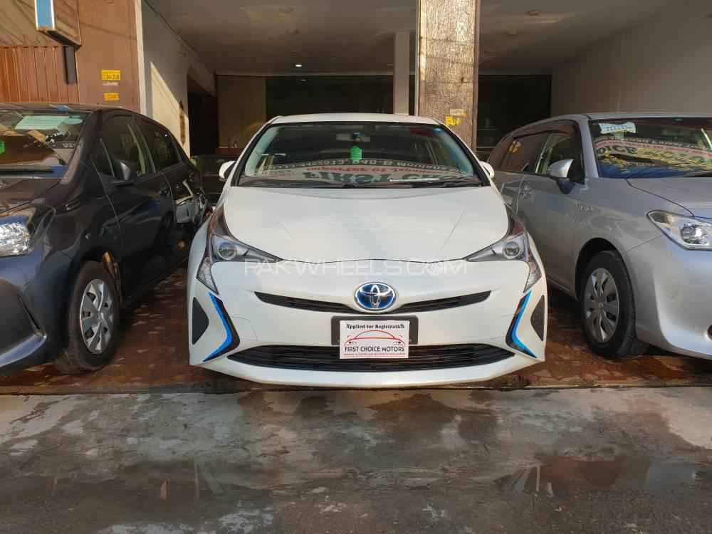 Toyota Prius 2016 for Sale in Karachi Image-1