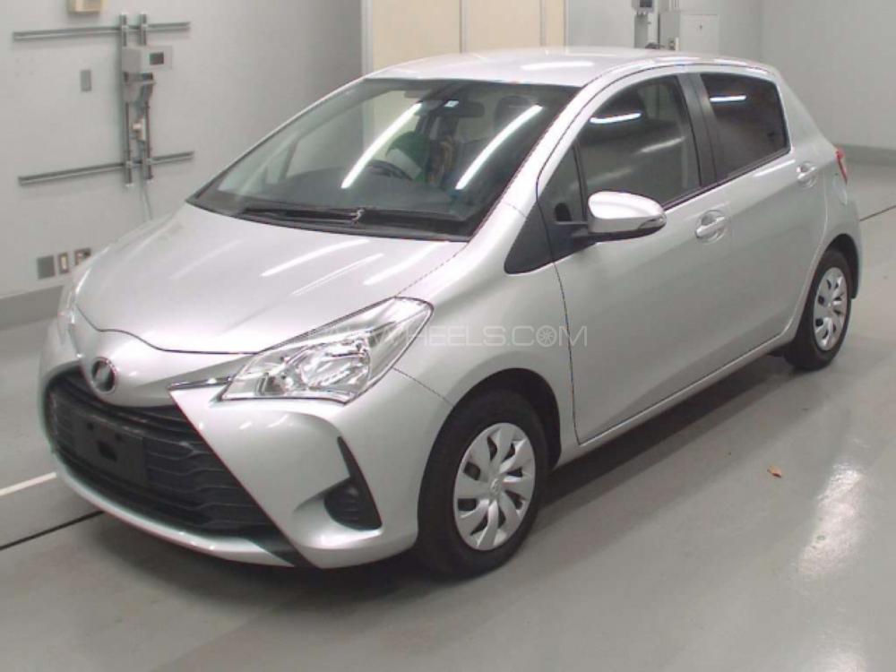 Toyota Vitz 2017 for Sale in Sialkot Toyota Vitz 2017 for Sale in Sialkot Image-2