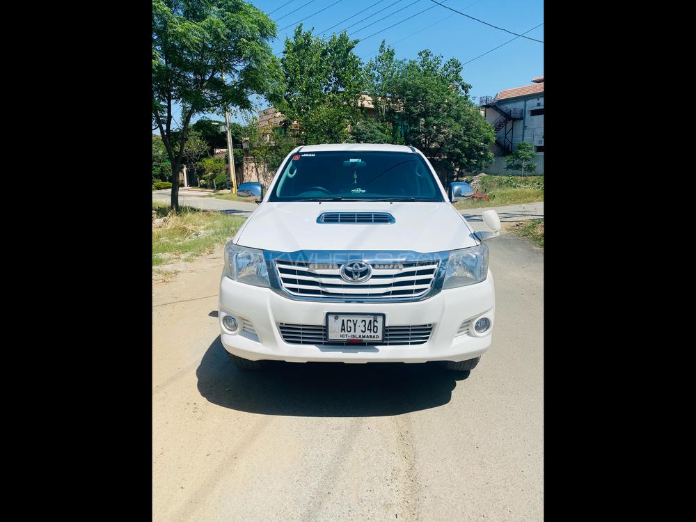 Toyota Hilux 2012 for Sale in Sialkot Image-1