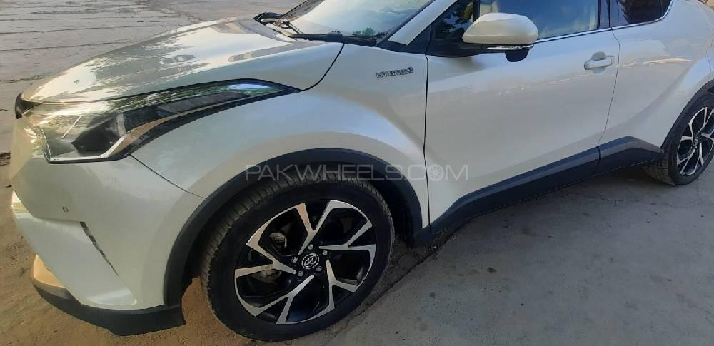 Toyota C-HR 2020 for Sale in Faisalabad Toyota C-HR 2020 for Sale in Faisalabad Image-12