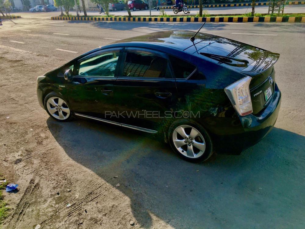 Toyota Prius 2010 for Sale in Lahore Toyota Prius 2010 for Sale in Lahore Image-10