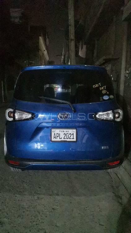 Toyota Sienta 2015 for Sale in Lahore Toyota Sienta 2015 for Sale in Lahore Image-4