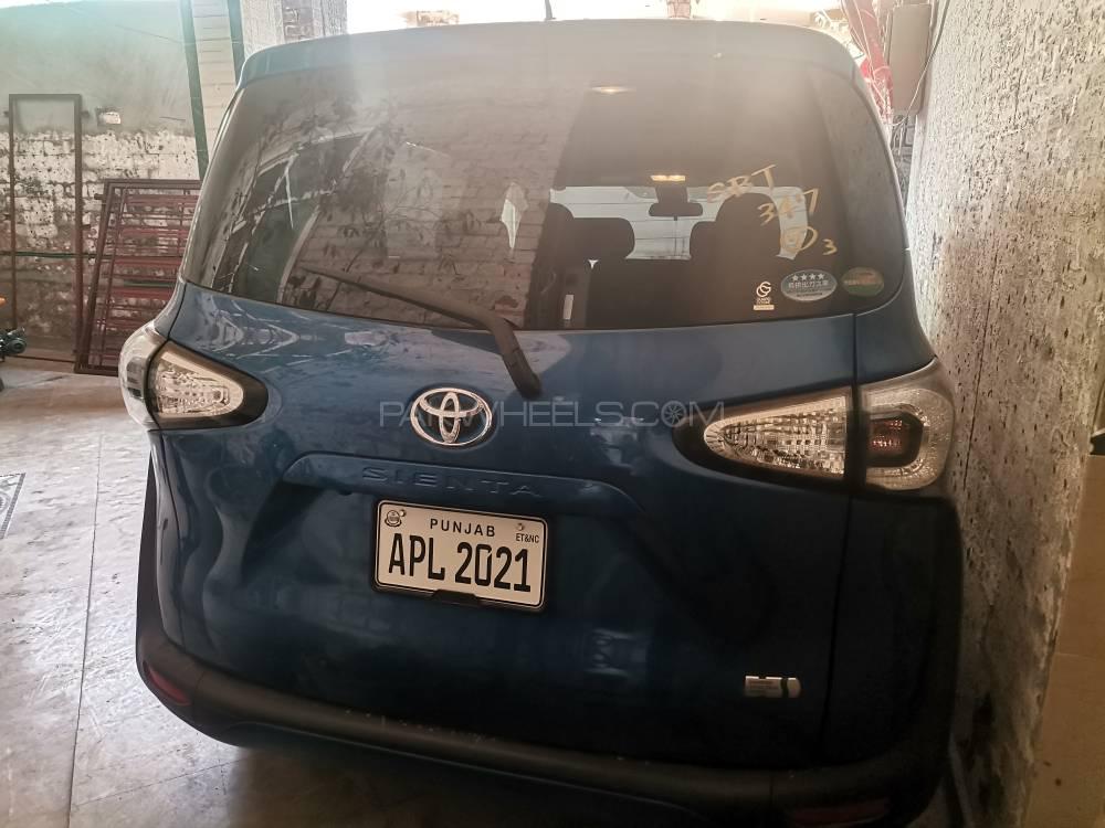 Toyota Sienta 2015 for Sale in Lahore Toyota Sienta 2015 for Sale in Lahore Image-6
