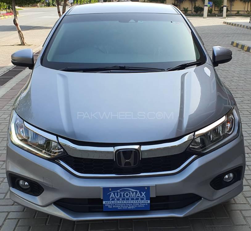 Honda Grace Hybrid 2017 for Sale in Lahore Image-1