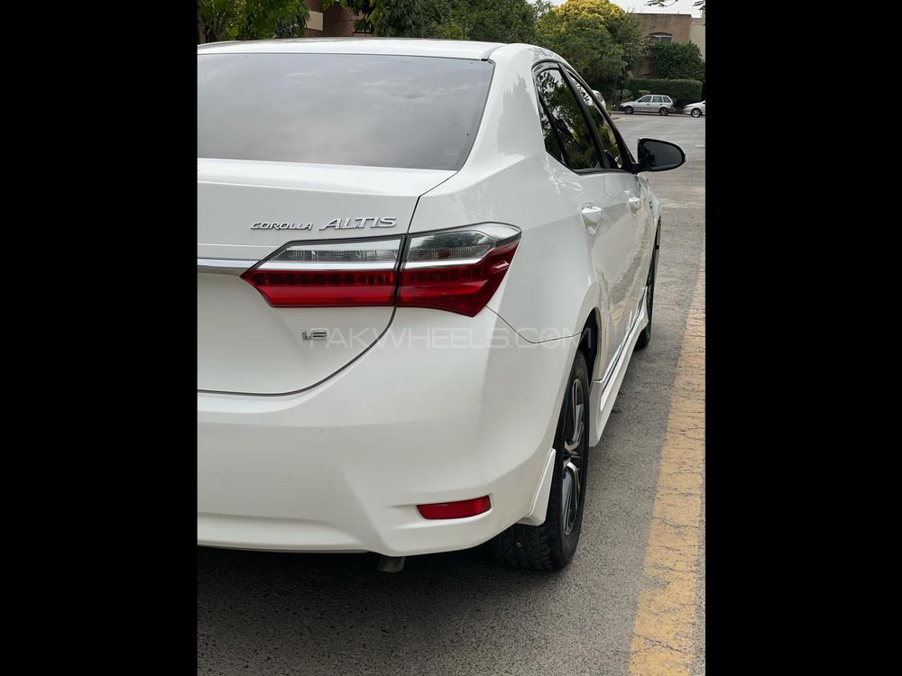 Toyota Corolla 2017 for Sale in Lahore Toyota Corolla 2017 for Sale in Lahore Image-11