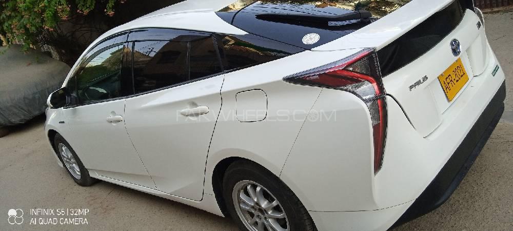 Toyota Prius 2017 for sale in Karachi | PakWheels