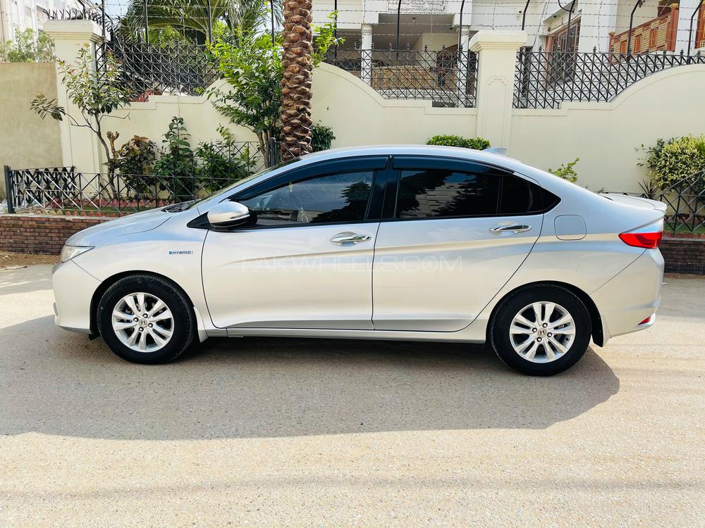 ہونڈا گریس ہائبرڈ 2014 for Sale in کراچی ہونڈا گریس ہائبرڈ 2014 for Sale in کراچی Image-5