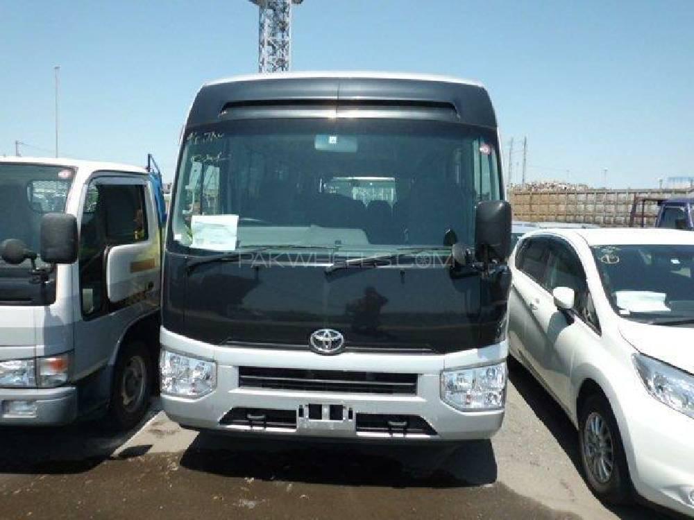 Toyota Coaster 2017 for Sale in Lahore Toyota Coaster 2017 for Sale in Lahore Image-3