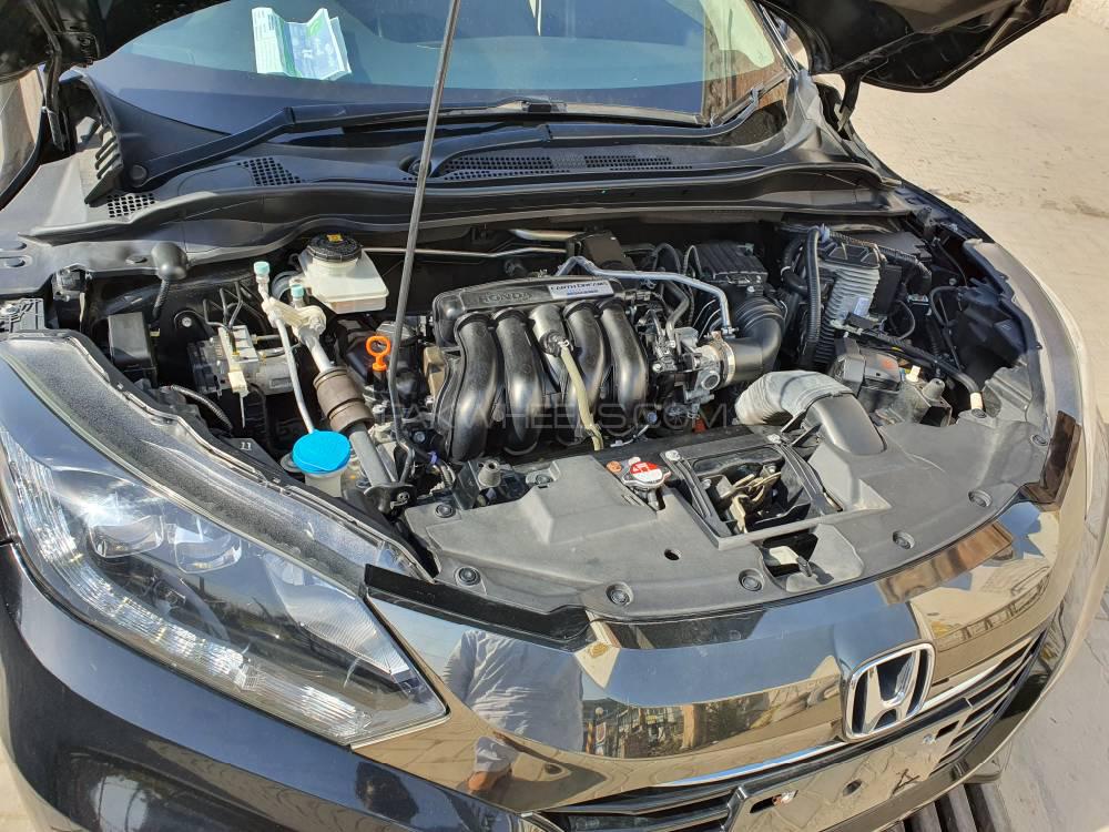 Honda Vezel 2016 for Sale in Lahore Honda Vezel 2016 for Sale in Lahore Image-4