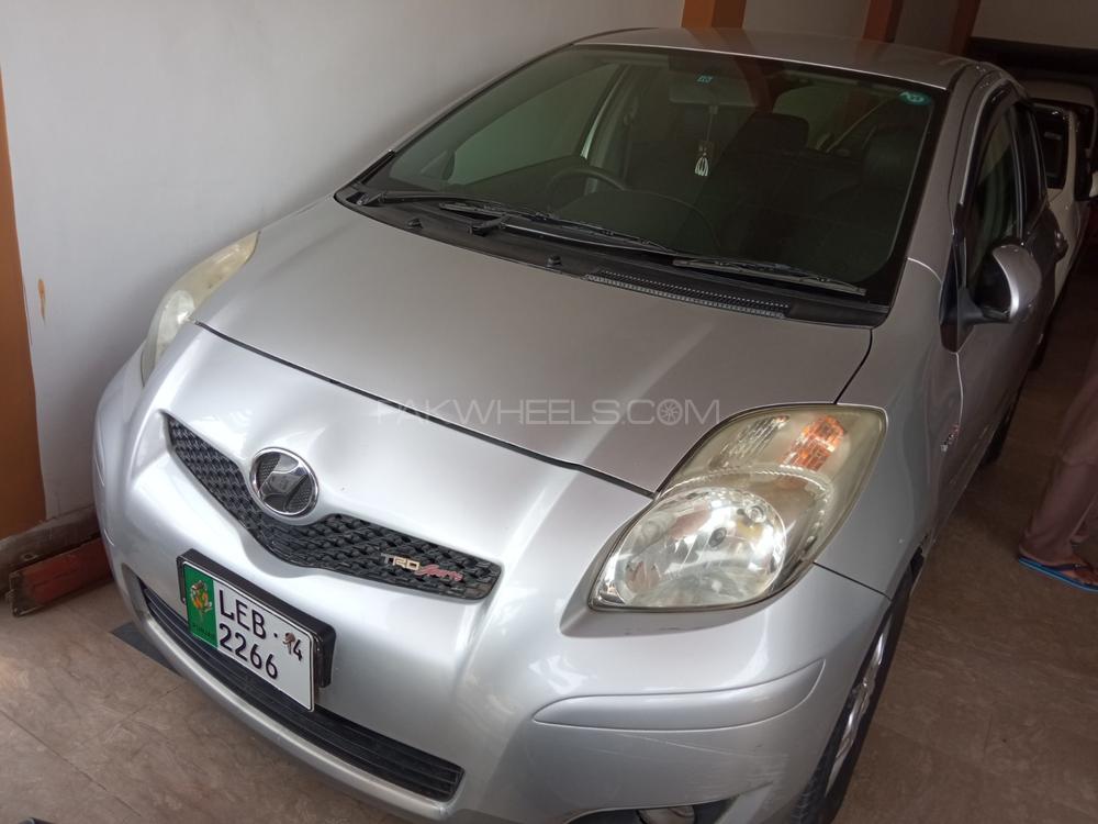Toyota Vitz 2010 for Sale in Multan Image-1