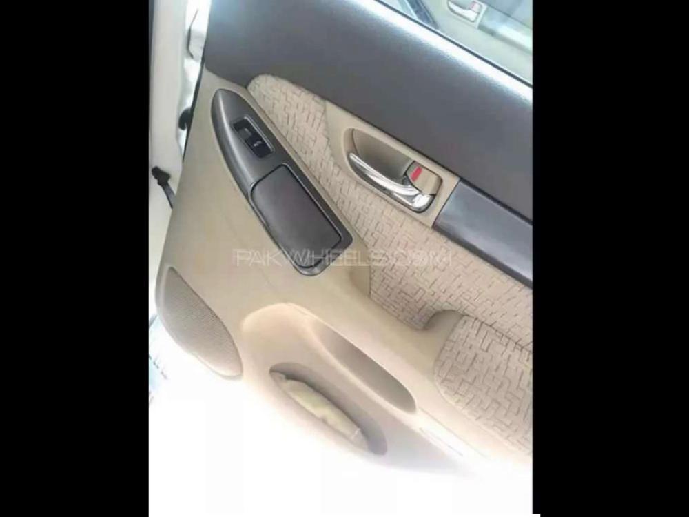 Toyota Prado 2004 for Sale in Gujranwala Toyota Prado 2004 for Sale in Gujranwala Image-11