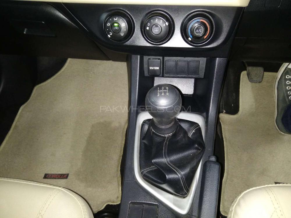 Toyota Corolla 2015 for Sale in Karachi Toyota Corolla 2015 for Sale in Karachi Image-7