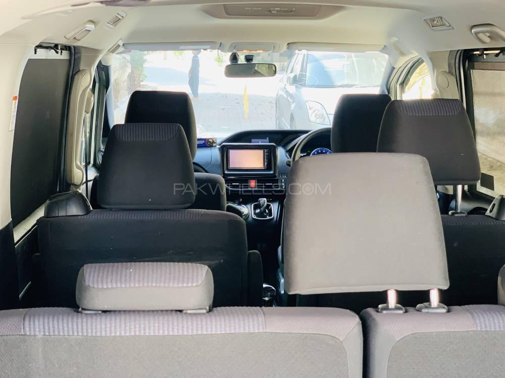 Toyota Noah 2015 for Sale in Lahore Toyota Noah 2015 for Sale in Lahore Image-8