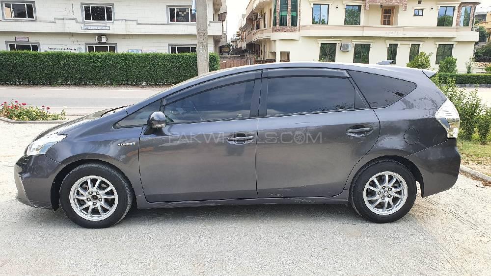 Toyota Prius Alpha 2014 for Sale in Islamabad Toyota Prius Alpha 2014 for Sale in Islamabad Image-5