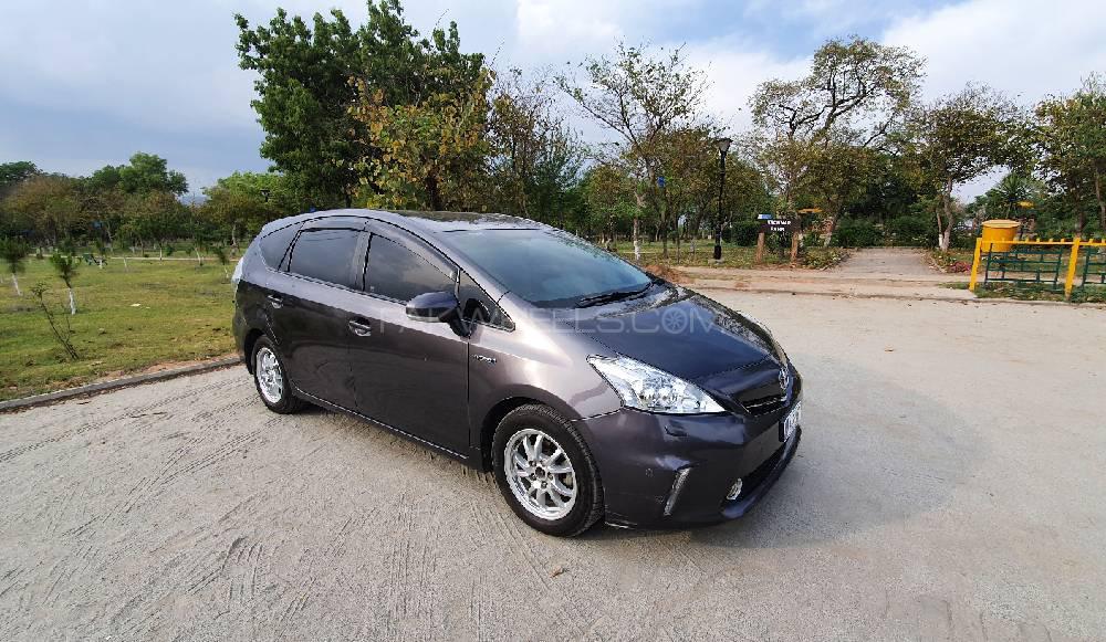 Toyota Prius Alpha 2014 for Sale in Islamabad Toyota Prius Alpha 2014 for Sale in Islamabad Image-4
