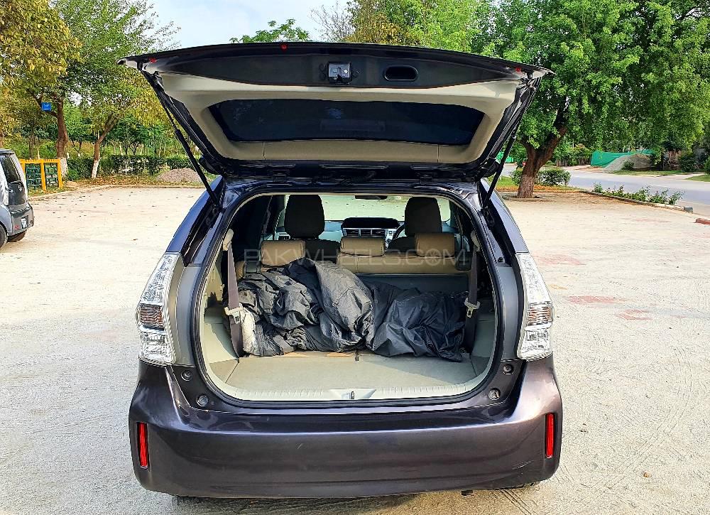 Toyota Prius Alpha 2014 for Sale in Islamabad Toyota Prius Alpha 2014 for Sale in Islamabad Image-13