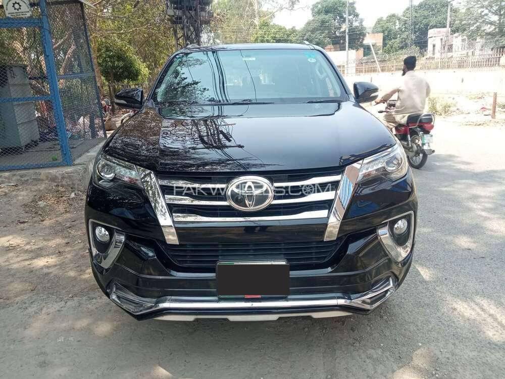 Toyota Fortuner 2017 for Sale in Lahore Image-1