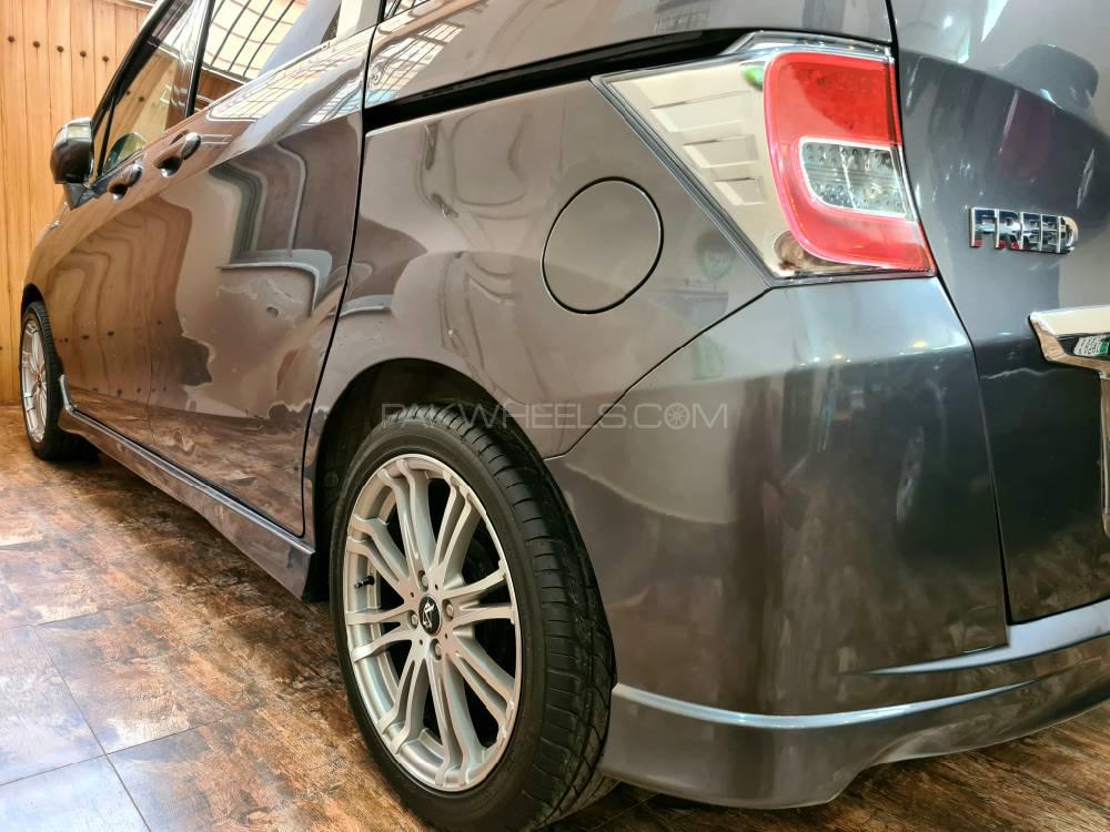 Honda Freed 2013 for Sale in Lahore Honda Freed 2013 for Sale in Lahore Image-2