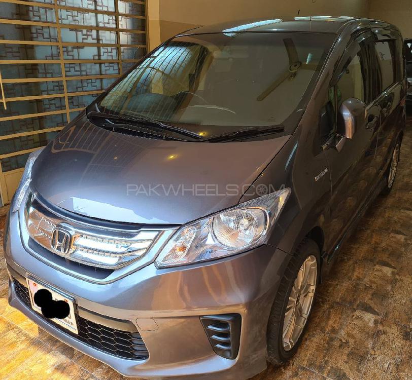 Honda Freed 2013 for Sale in Lahore Honda Freed 2013 for Sale in Lahore Image-5