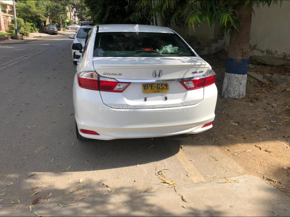 Honda Grace Hybrid 2015 for Sale in Karachi Honda Grace Hybrid 2015 for Sale in Karachi Image-11