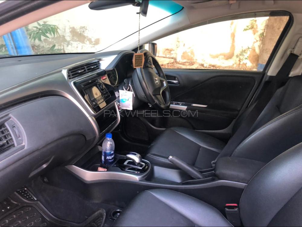 Honda Grace Hybrid 2015 for Sale in Karachi Honda Grace Hybrid 2015 for Sale in Karachi Image-13