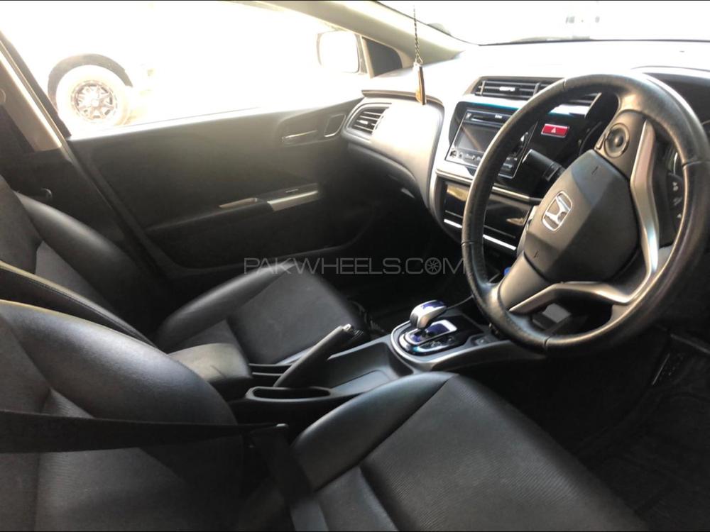 Honda Grace Hybrid 2015 for Sale in Karachi Honda Grace Hybrid 2015 for Sale in Karachi Image-14