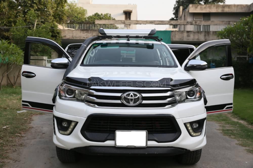 Toyota Hilux 2018 for Sale in Lahore Toyota Hilux 2018 for Sale in Lahore Image-17