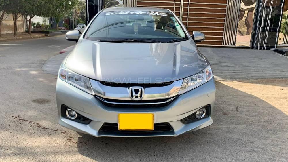 Honda Grace Hybrid 2014 for Sale in Karachi Image-1