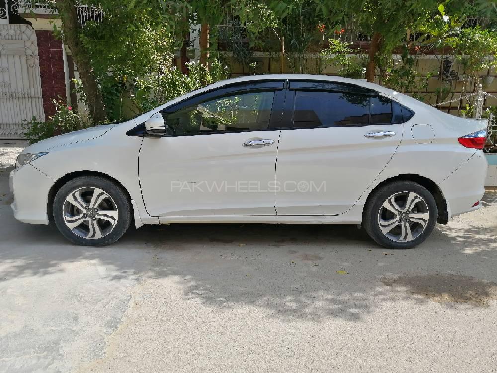 Honda Grace Hybrid 2014 for Sale in Karachi Honda Grace Hybrid 2014 for Sale in Karachi Image-4