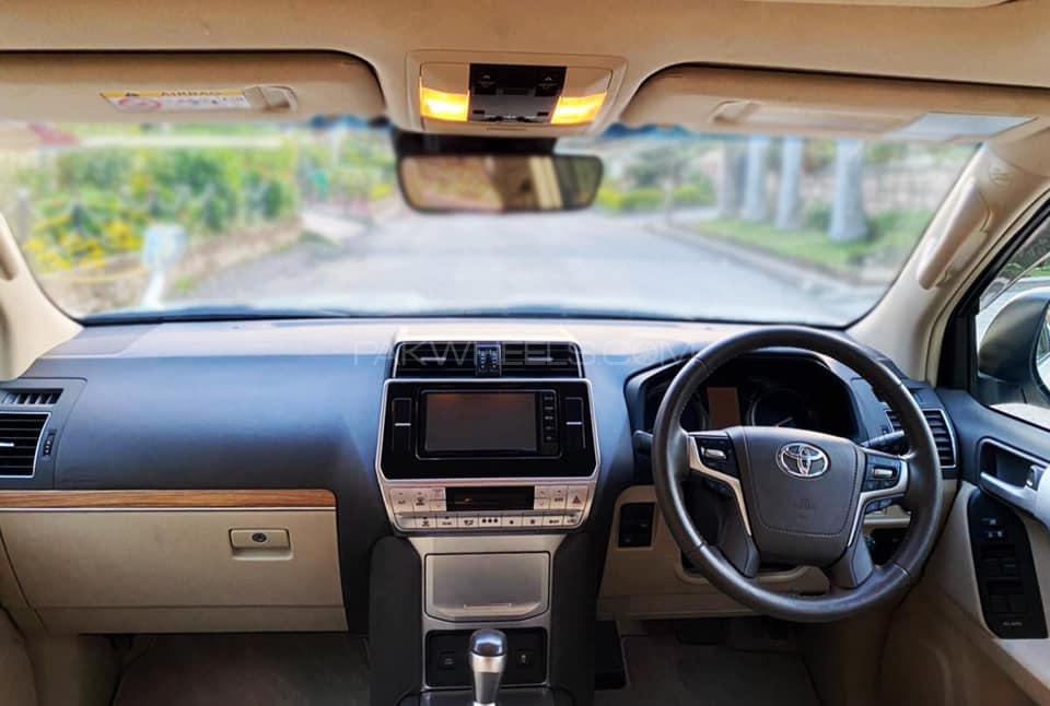 Toyota Prado 2017 for Sale in Karachi Toyota Prado 2017 for Sale in Karachi Image-8