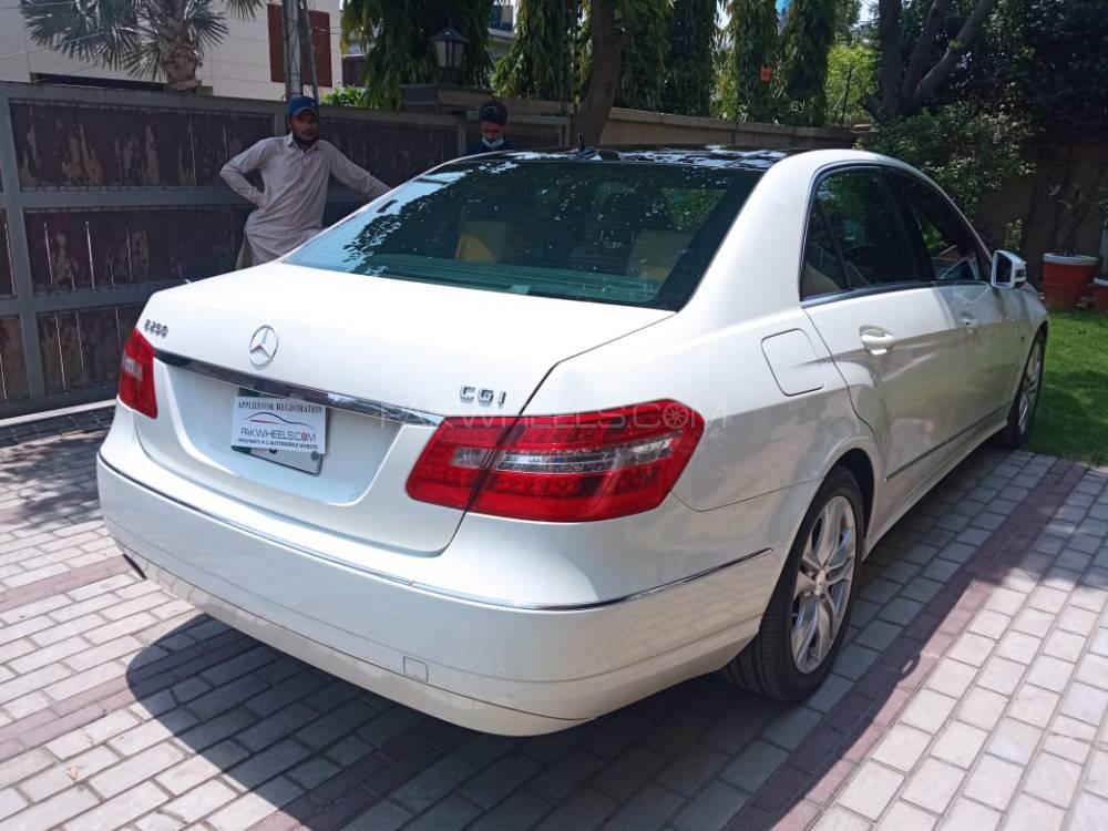 Mercedes Benz E Class 2010 for Sale in Lahore Mercedes Benz E Class 2010 for Sale in Lahore Image-4