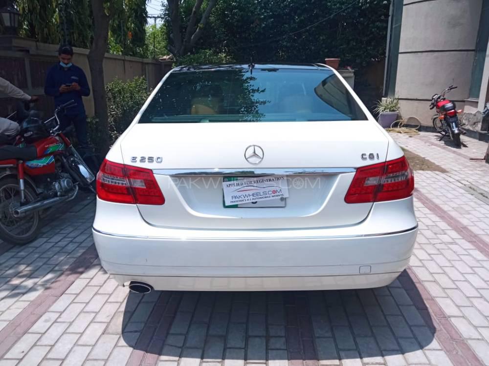 Mercedes Benz E Class 2010 for Sale in Lahore Mercedes Benz E Class 2010 for Sale in Lahore Image-6