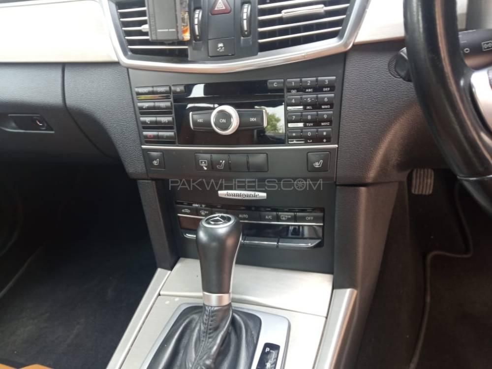 Mercedes Benz E Class 2010 for Sale in Lahore Mercedes Benz E Class 2010 for Sale in Lahore Image-11
