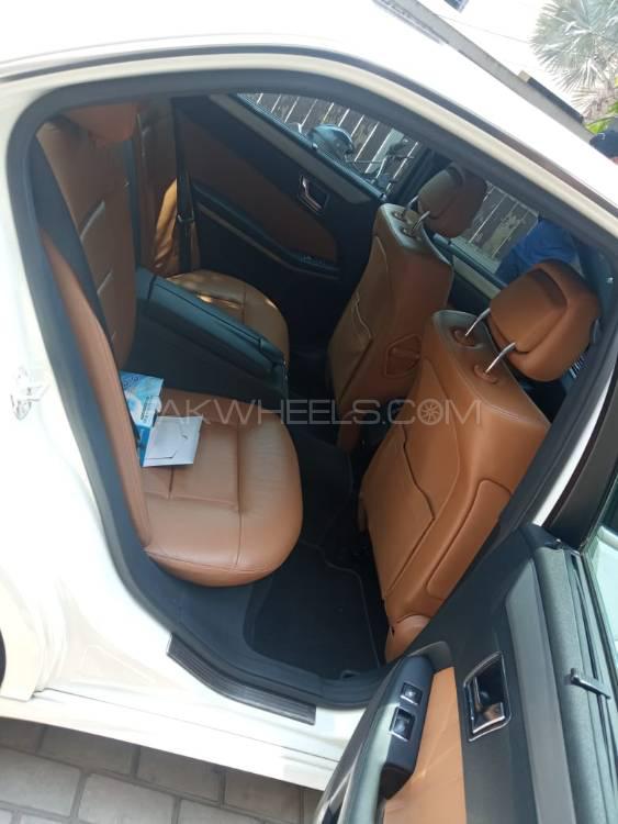 Mercedes Benz E Class 2010 for Sale in Lahore Mercedes Benz E Class 2010 for Sale in Lahore Image-12