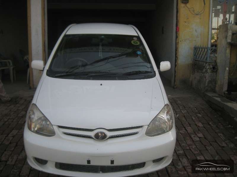 Toyota Platz 2005 for Sale in Gujrat Image-1