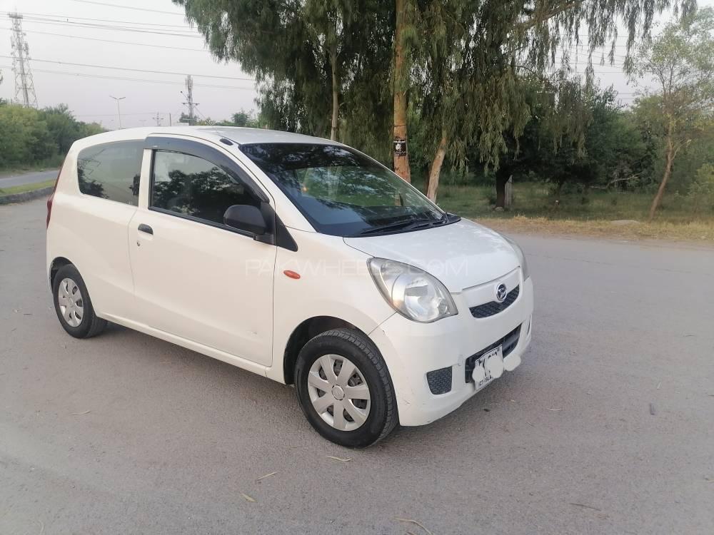 Daihatsu mira 2011