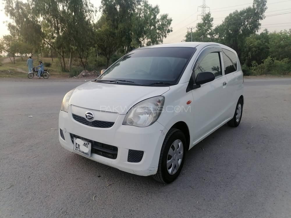 Daihatsu mira 2011