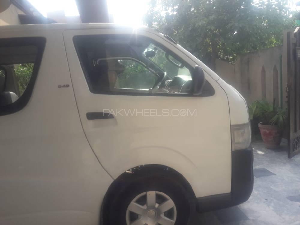 Toyota Hiace 2006 for Sale in Lahore Image-1