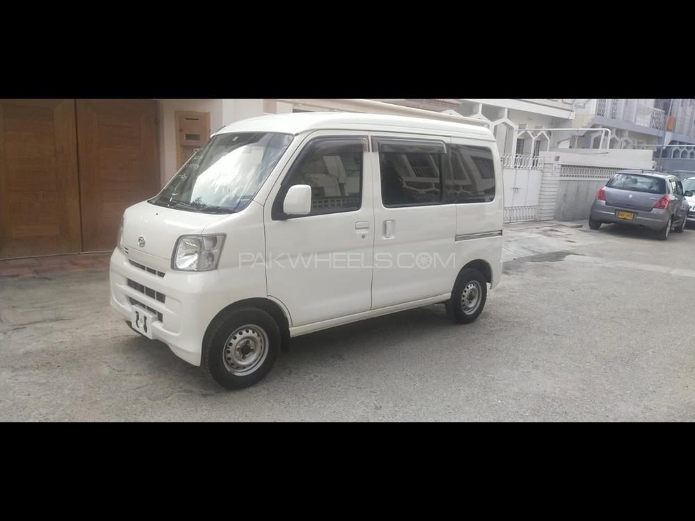 Daihatsu hijet 2016