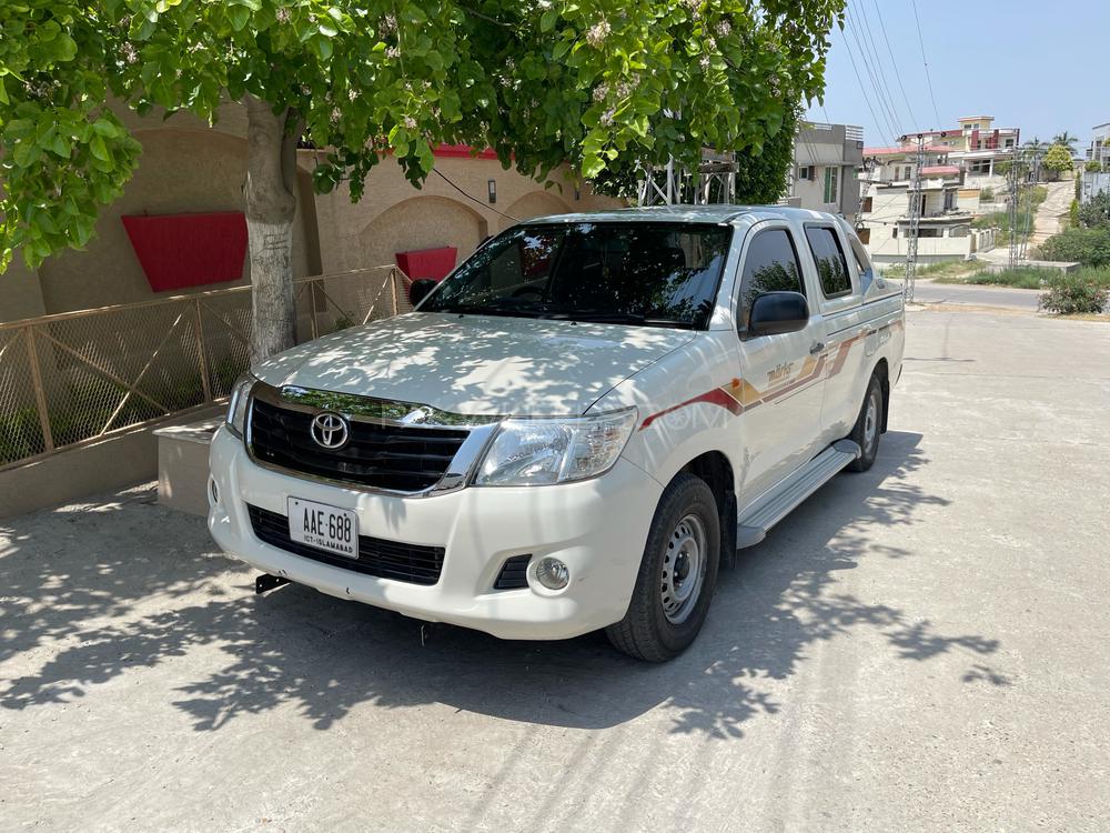 Toyota Hilux 2016 for Sale in Mirpur A.K. Image-1