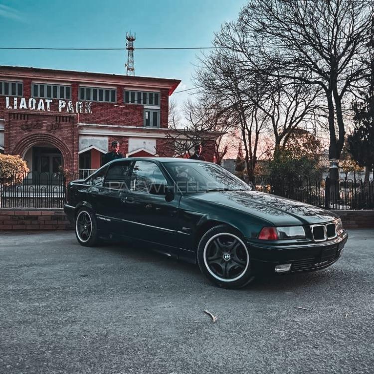 BMW 3 Series - 1995  Image-1