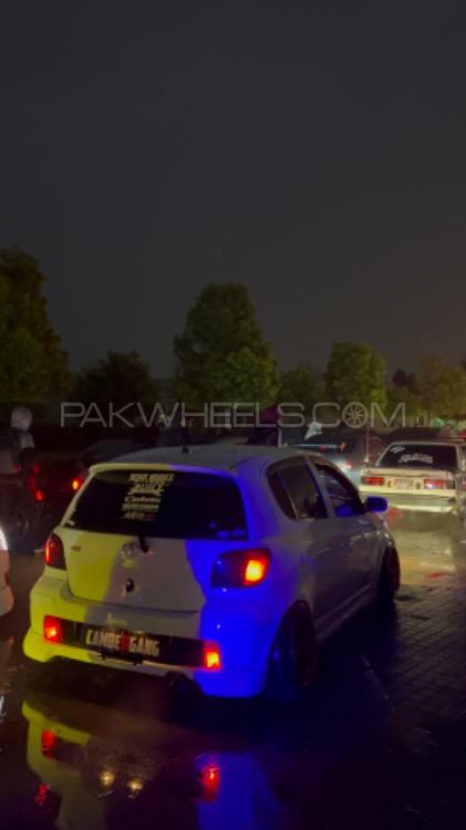 Toyota Vitz - 2004  Image-1