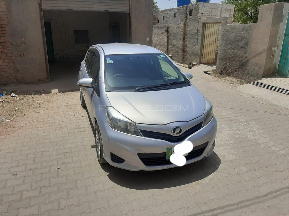 Toyota Vitz 2012 for Sale in Multan Image-1