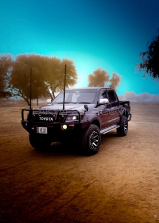 Toyota Hilux - 2013  Image-1