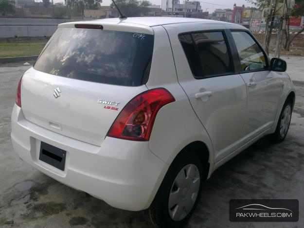 Suzuki Swift 2011 for Sale in Lahore Image-1